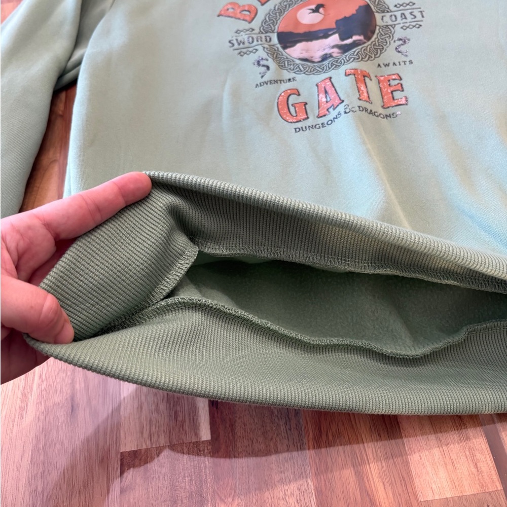 Unisex Sz M Baldur's Gate Graphic Crewneck Pull Over Sweatshirt Sage Green - Picture 3 of 8